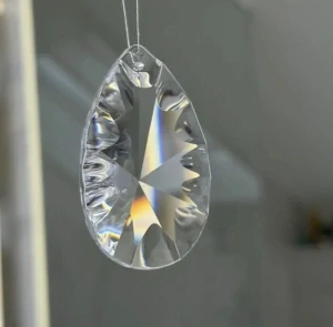Kapka Hai ČIRÁ / CRYSTAL