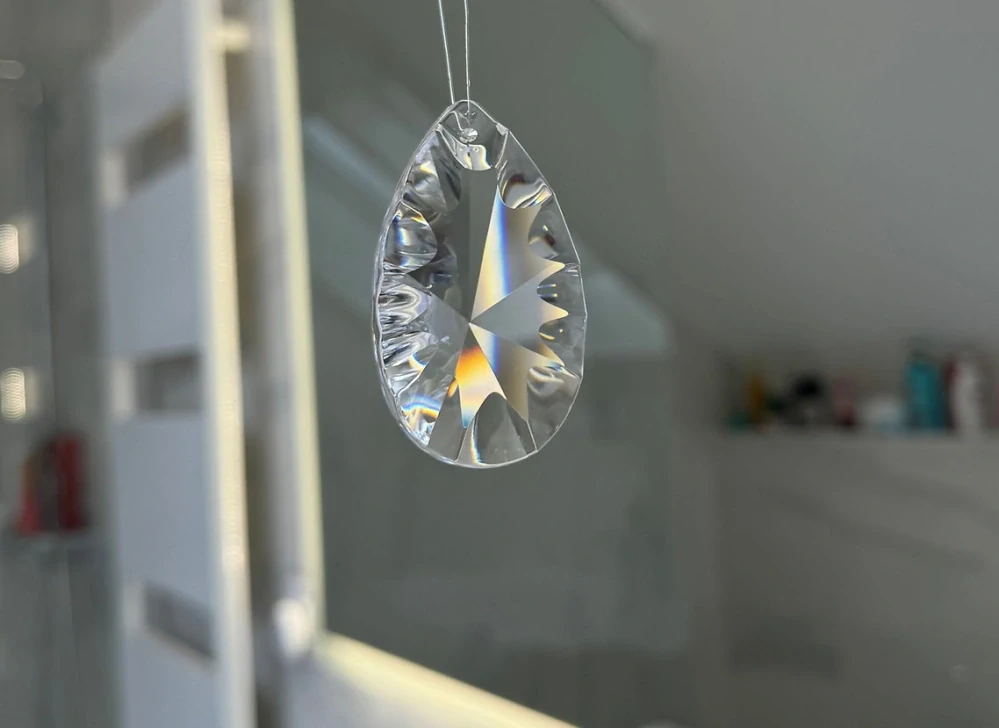 Kapka Hai ČIRÁ / CRYSTAL